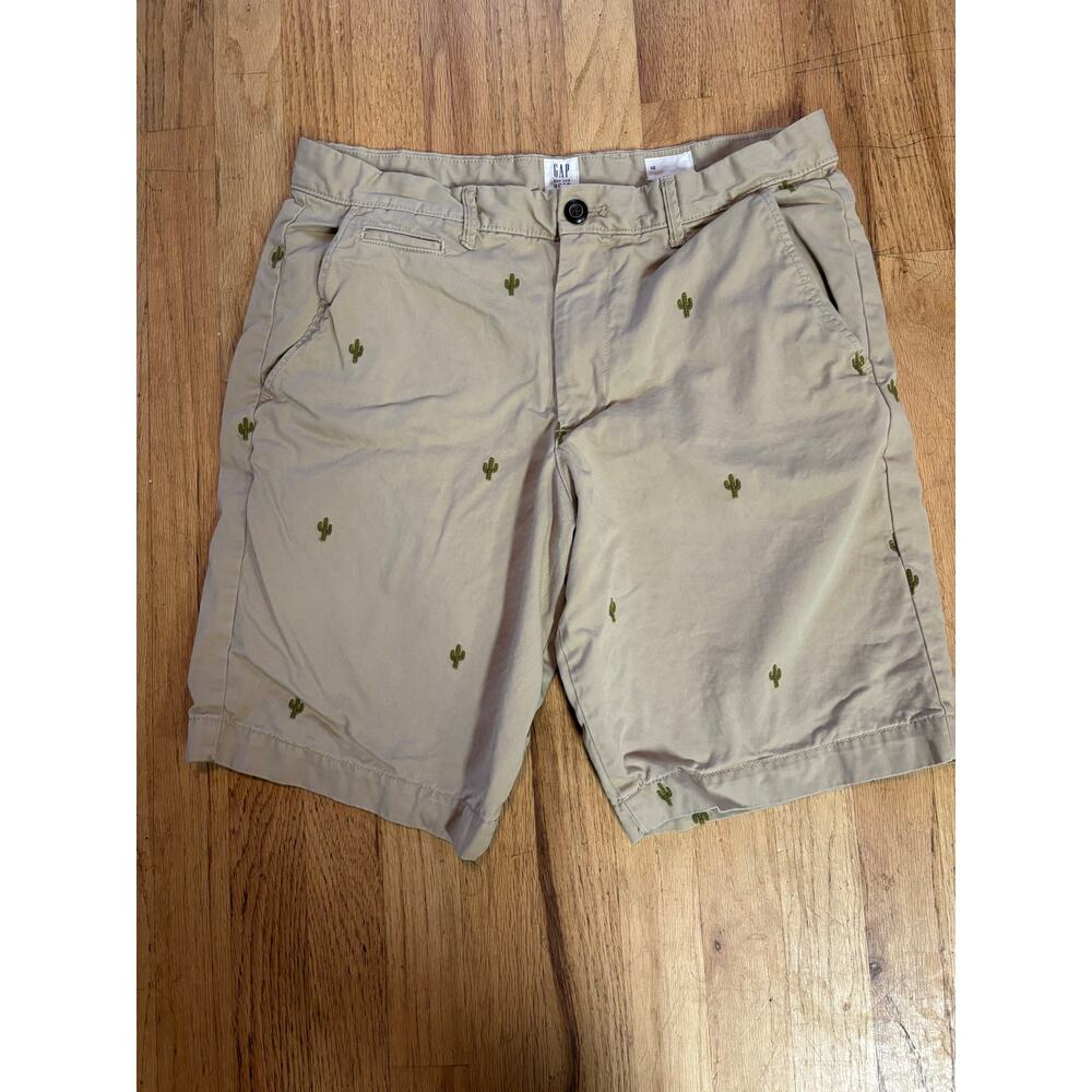 Men’s Gap For Good Cactus Bermuda Shorts Tan Beige Khaki Casual Cotton, size 32